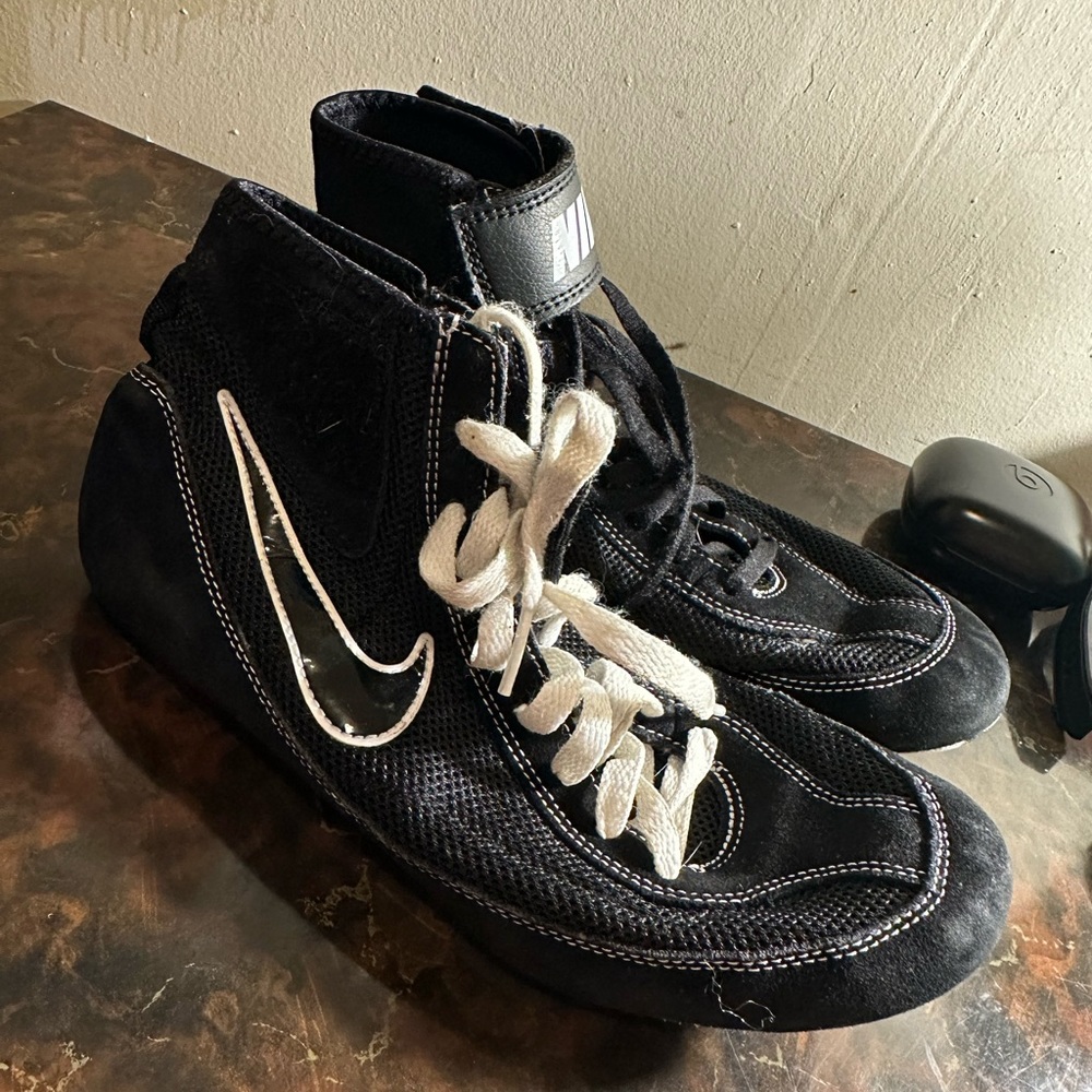 Nike wrestling  shoes